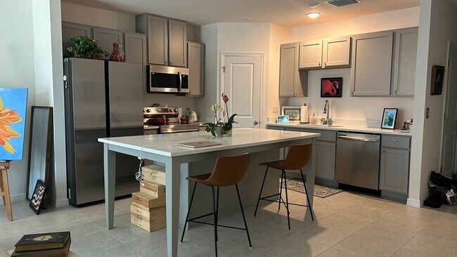 Kitchen - 4126 Collegiate Blvd