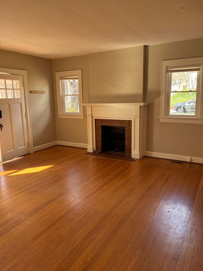 Photo - 815wj Unit 815 & 1/2