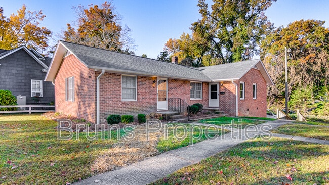 Photo - 805 Trenton St