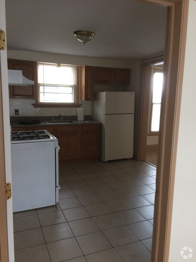 Building Photo - 47 Conger Ave Unit 47 Conger Ave Rental