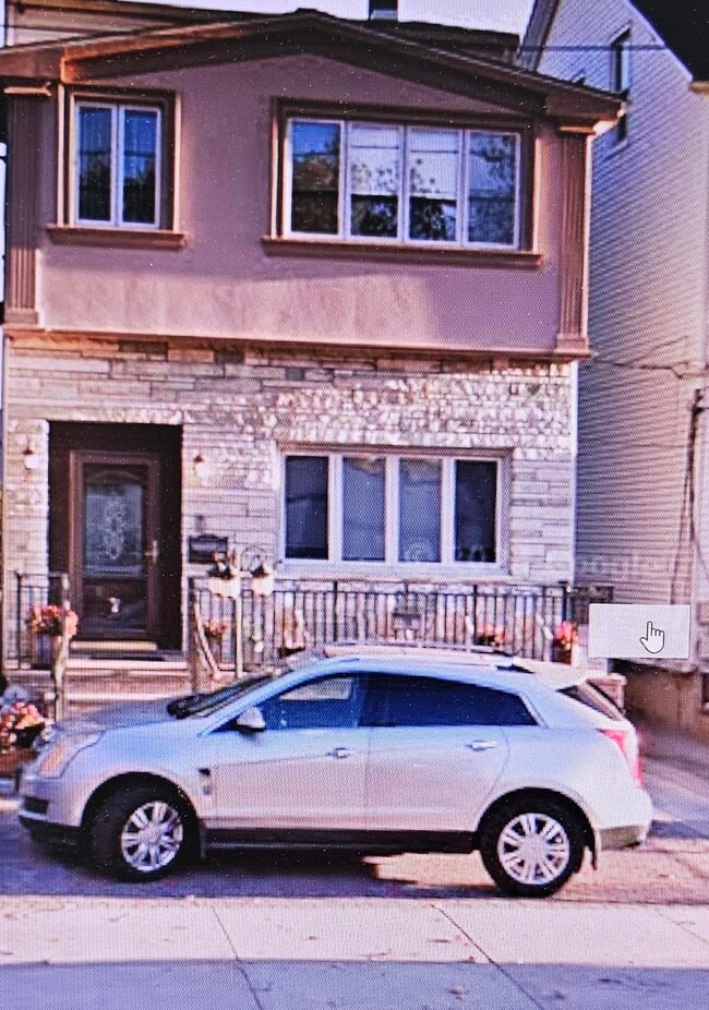 Building Photo - 19 W 32nd St Unit 1