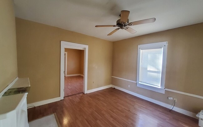 Photo - 2917 Yale Ave