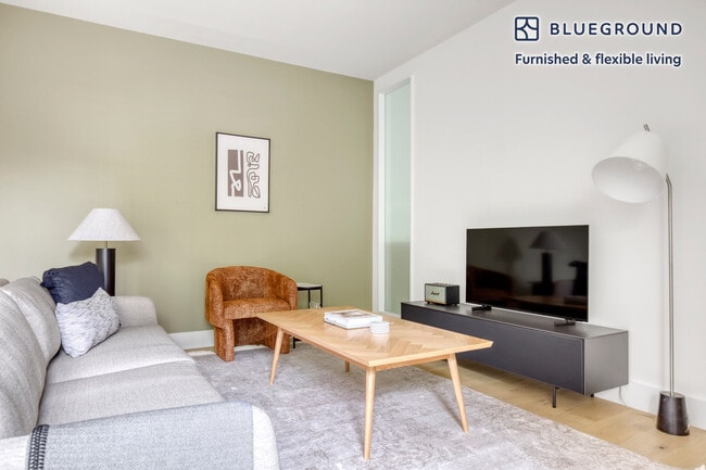 Photo - 145 Henry St Unit FL4-ID910