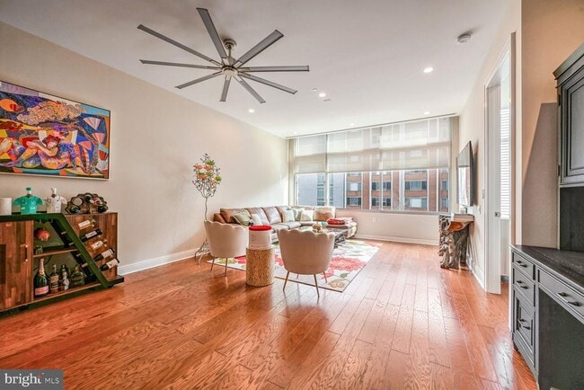 Building Photo - 1177 22nd St NW Unit 4H