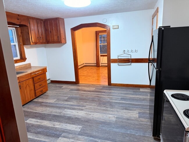 Building Photo - 19 Victory Ave