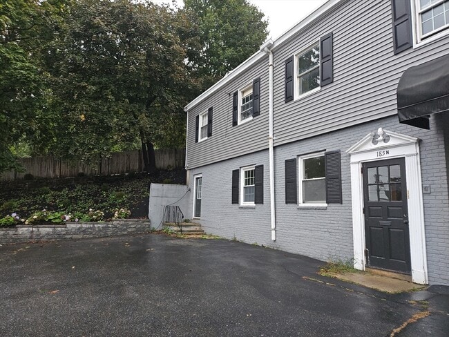 Building Photo - 185 N Main St Unit 1