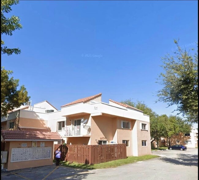 14907 SW 80th St Unidad Season