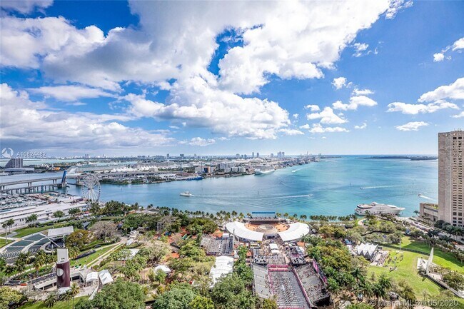 Photo - 50 Biscayne Blvd Unidad 2710