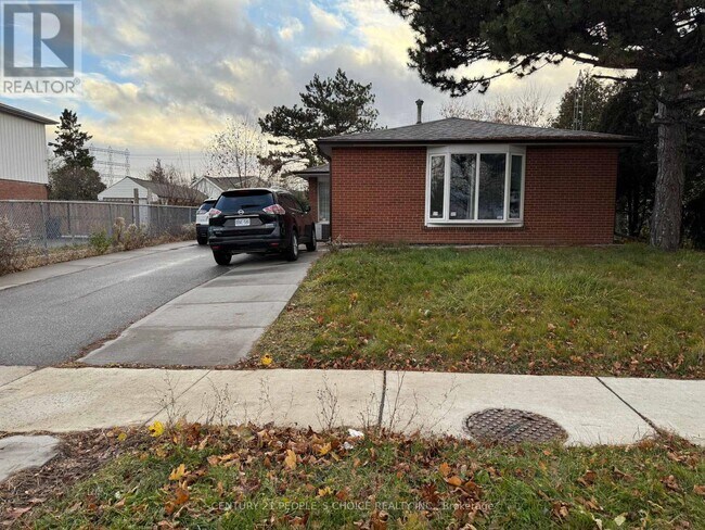 Photo - 28 Lynmont Rd