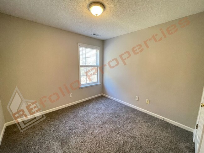 Photo - Charming 3-Bedroom Cul-de-Sac Home with Sc...