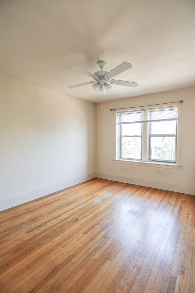 Photo - 1111 W Roscoe St Unit #30