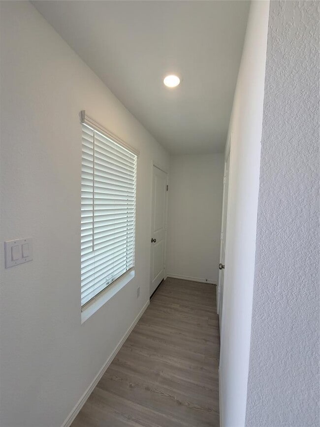 Photo - 105 Painted Night Rd