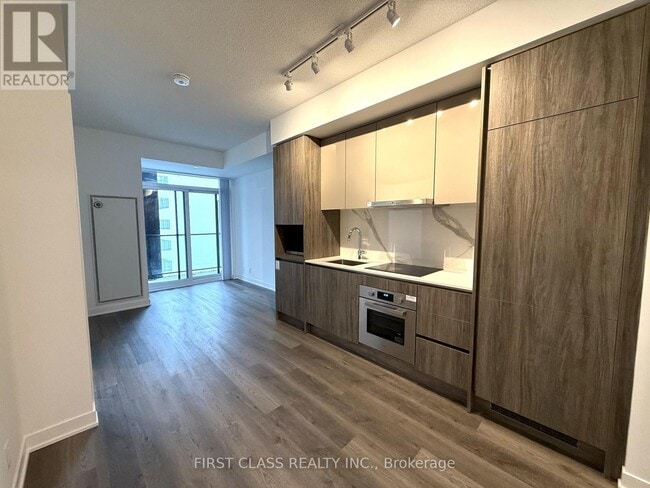 Photo - 180 Front St E Unit 2809