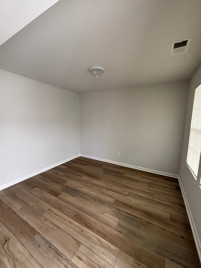 Photo - 364 Hardwick Dr