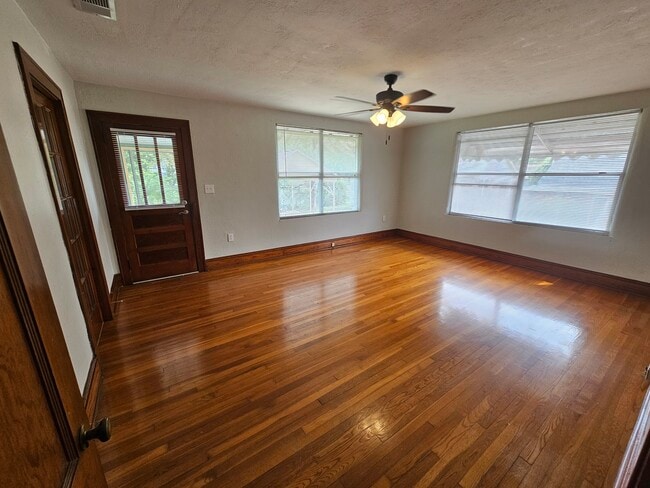 Photo - 644 E College Ave