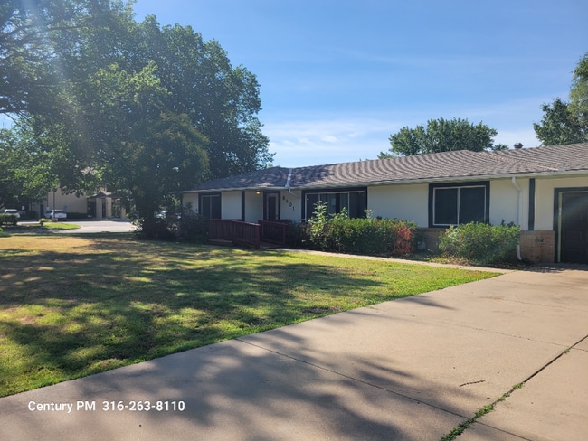 Photo - 8101 W Maple St House