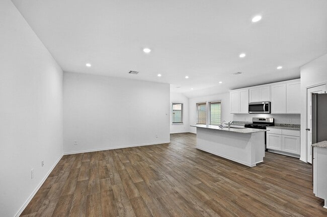 Photo - 30947 Brightwell Bnd