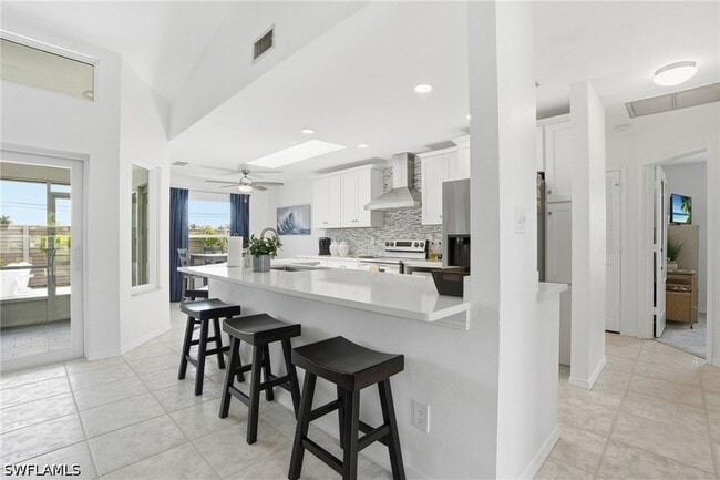 Photo - 132 Bordeaux Cir