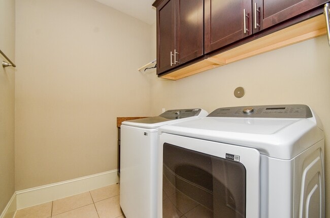 Building Photo - 1815 Drew St Rental