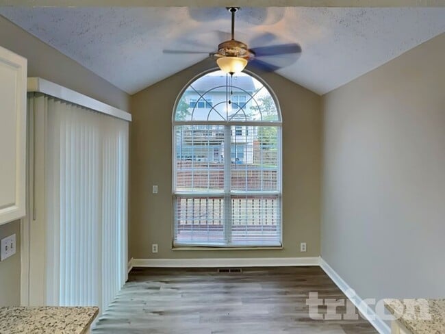 Photo - 716 Hallcrest Ct