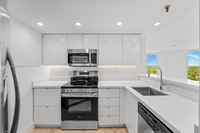 Photo - 5880 Collins Ave Unit 1004