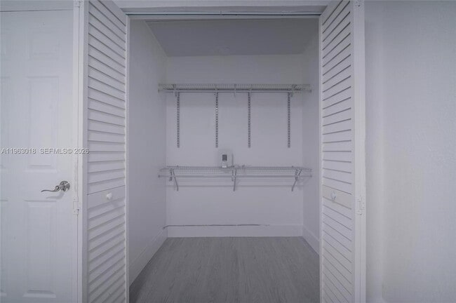 Photo - 595 NW 139th Terrace Unidad 2