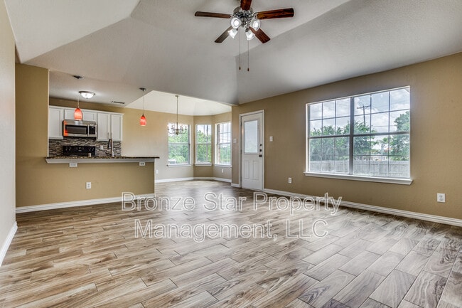 Photo - 722 Seneca Dr