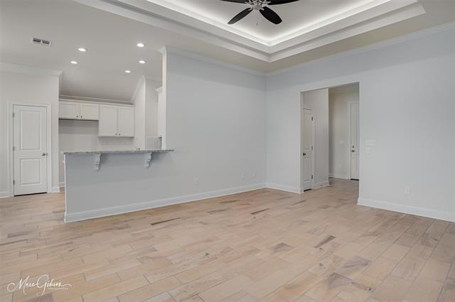 Photo - 256 Sedgewick Ave