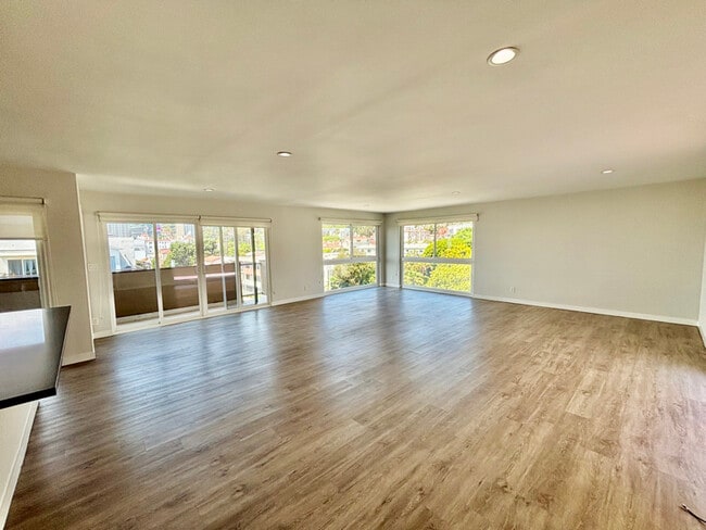 Photo - 1284 Havenhurst Dr Apartamento Unidad PH401 S