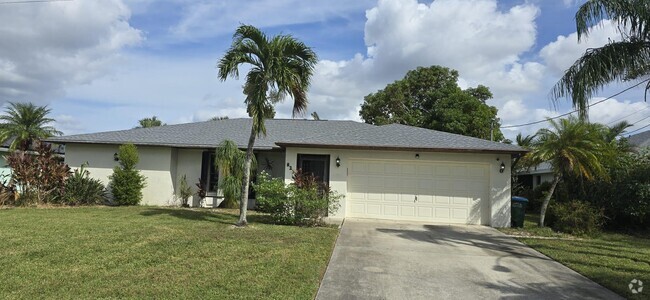 Building Photo - 823 SE 20th Ct Rental