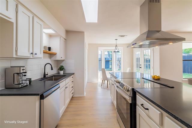 Photo - 6192 Wrigley Way