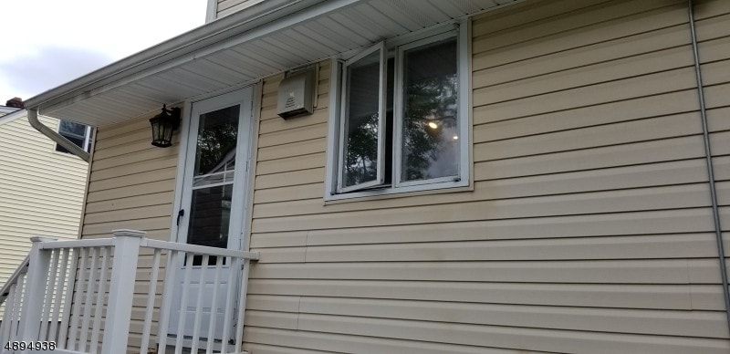 Photo - 662 Grove St