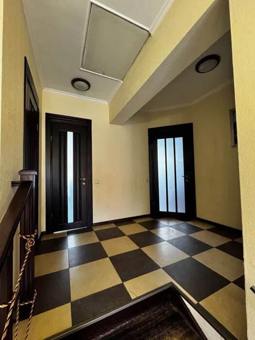 Photo - 4030 Triumph St