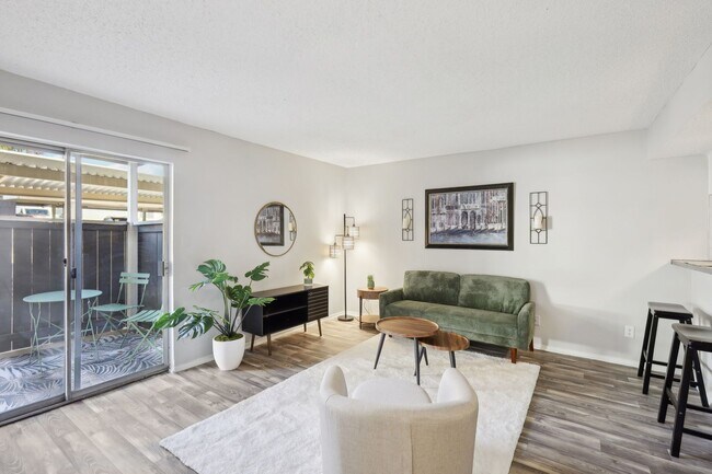 Hollyhills Apartments