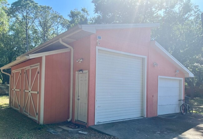 Building Photo - 9670 90th Ave