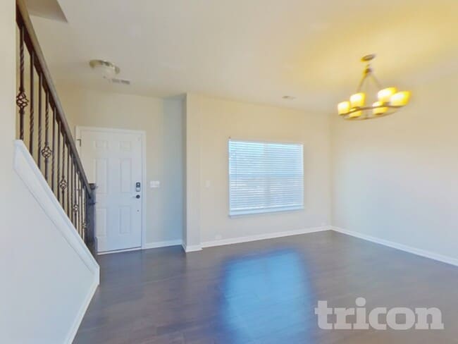 Photo - 715 Pollyanna Dr