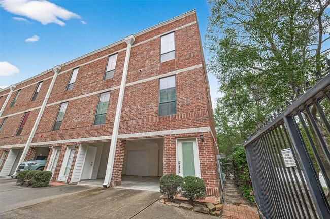 Photo - 118 McGowen St Unit F