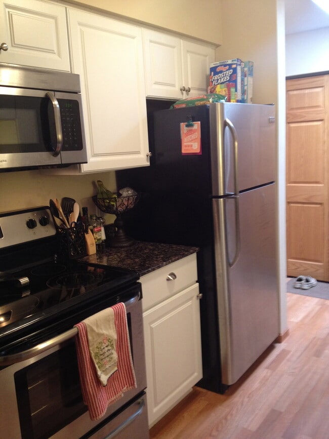 Photo - Completely Updated St. Louis Park Condo-Near Uptown, HWYS, Shops At West End