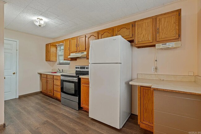 Photo - 323 Perry St