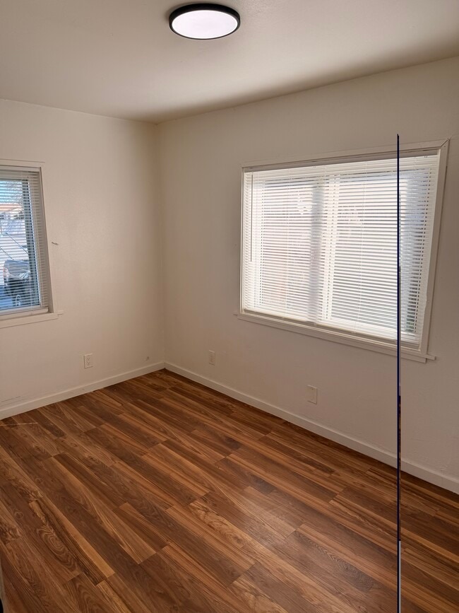 Photo - 119 W 19th St