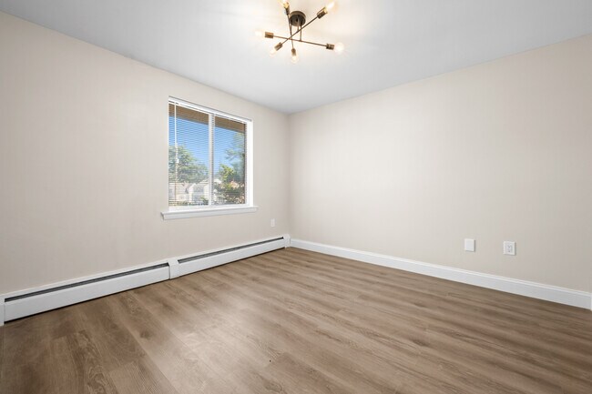 Photo - 10 Henderson Dr