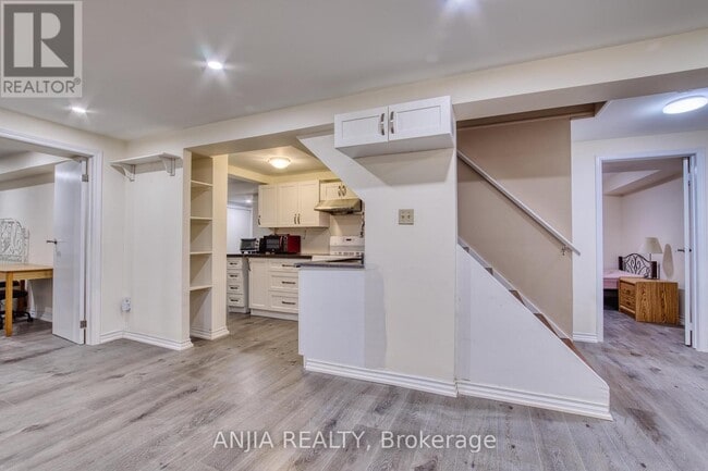 Photo - 37 Allangrove Crescent