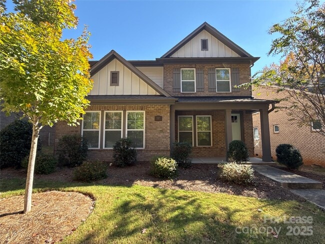 Building Photo - 707 Marion Dr