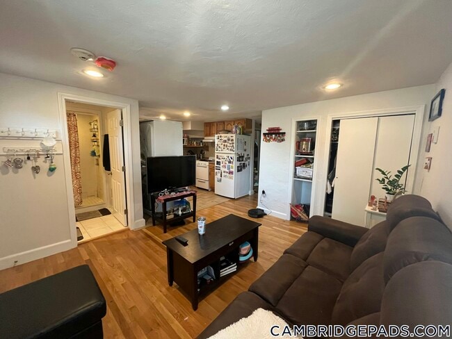 Photo - 23-25 Lambert St. Unidad 1