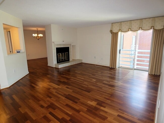 Photo - 380 Place Ln Unit 380