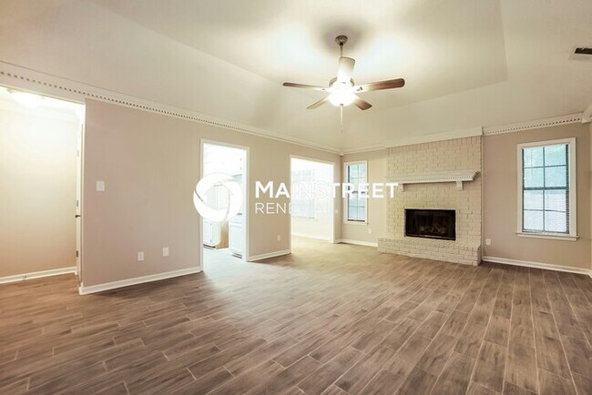 Photo - 3 Bedroom Pet-Friendly Home in Southaven, MS with Main Street Renewal