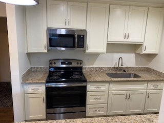 STUDIO KITCHEN