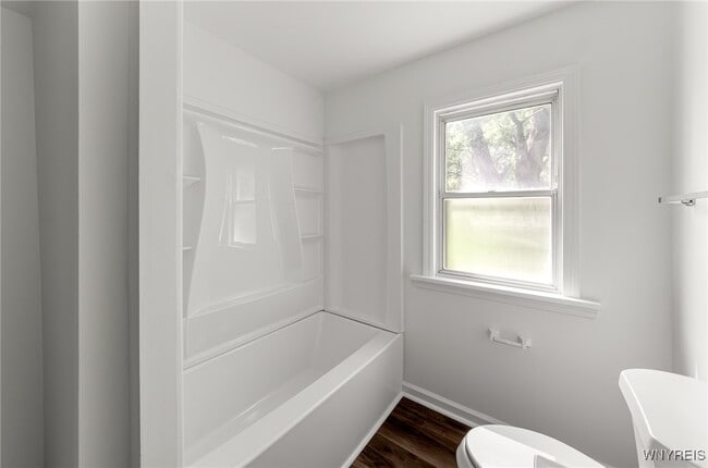 Building Photo - 8521 Sheridan Dr