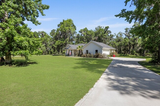 Photo - 3 Bedrooms, 2.5 Baths, and Endless Coastal Charm in Townsend, GA