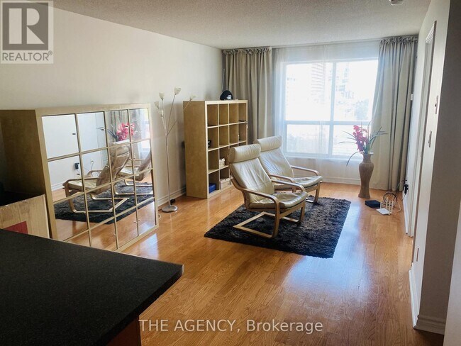 Photo - 410 Queens Quay W Unit 605